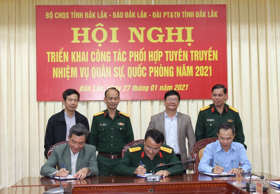 Các đơn vị ký kết công tác phối hợp tuyên truyền năm 2021.