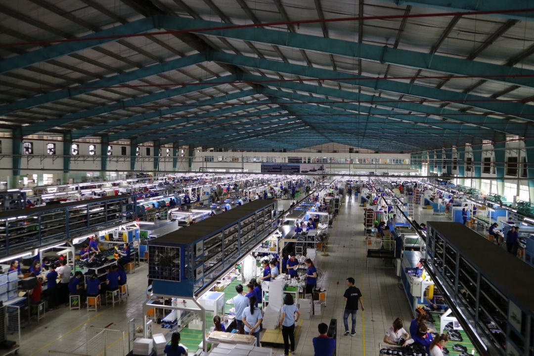 Sản xuất giày da tại Công ty TNHH Đầu tư và Thương mại Thái Bình Dương 
