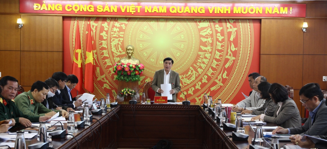 Đồng chí Bùi Văn Cường, Ủy viên Trung ương Đảng, Bí thư Tỉnh ủy, Trưởng Ban Chỉ đạo chủ trì cuộc họp.