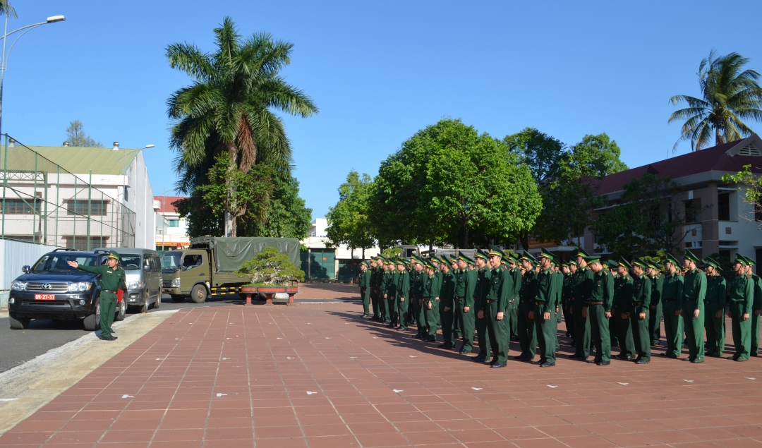 Triển khai lực lượng và phương tiện để luyện tập. 