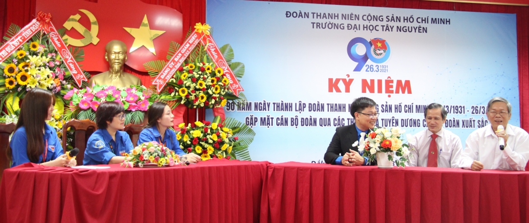 Cựu cán bộ Đoàn trường