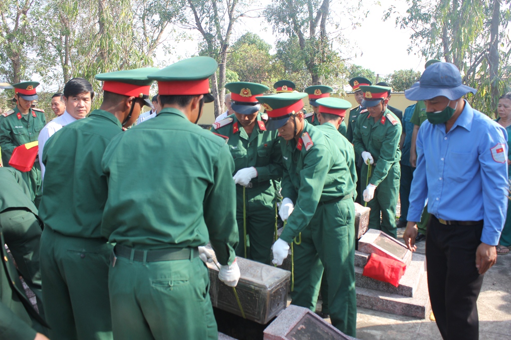 Hài cốt các liệt sĩ được an táng tại Nghĩa trang Liệt sĩ huyện Ea Súp. Ảnh: Xuân Khu