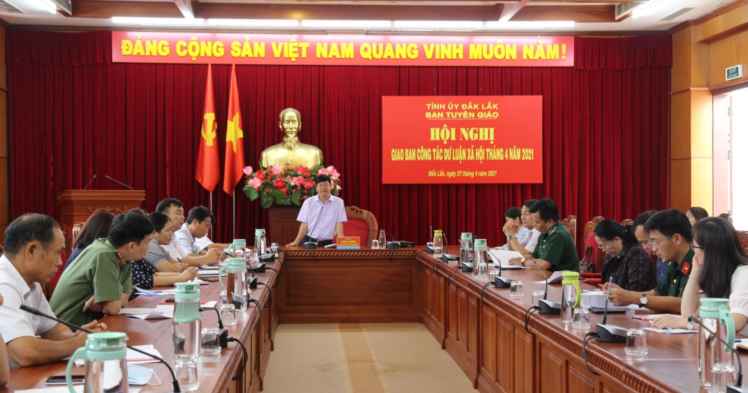 Các đại biểu tham dự hội nghị.