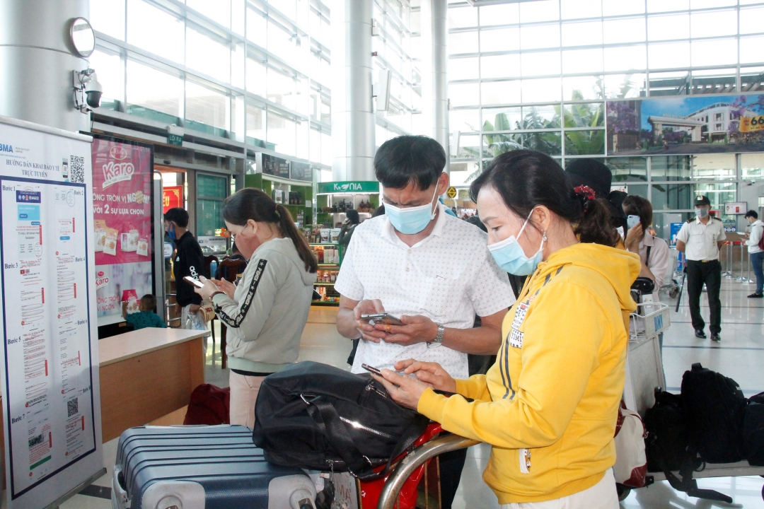 Ngành Y tế đề nghị hành khách trên chuyến bay QH1403 đến trạm y tế gần nhất để khai báo y tế