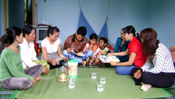 Tuyên truyền bình đẳng giới và chính sách dân số, kế hoạch hóa gia đình tại xã Dur Kmăn (huyện Krông Ana). 