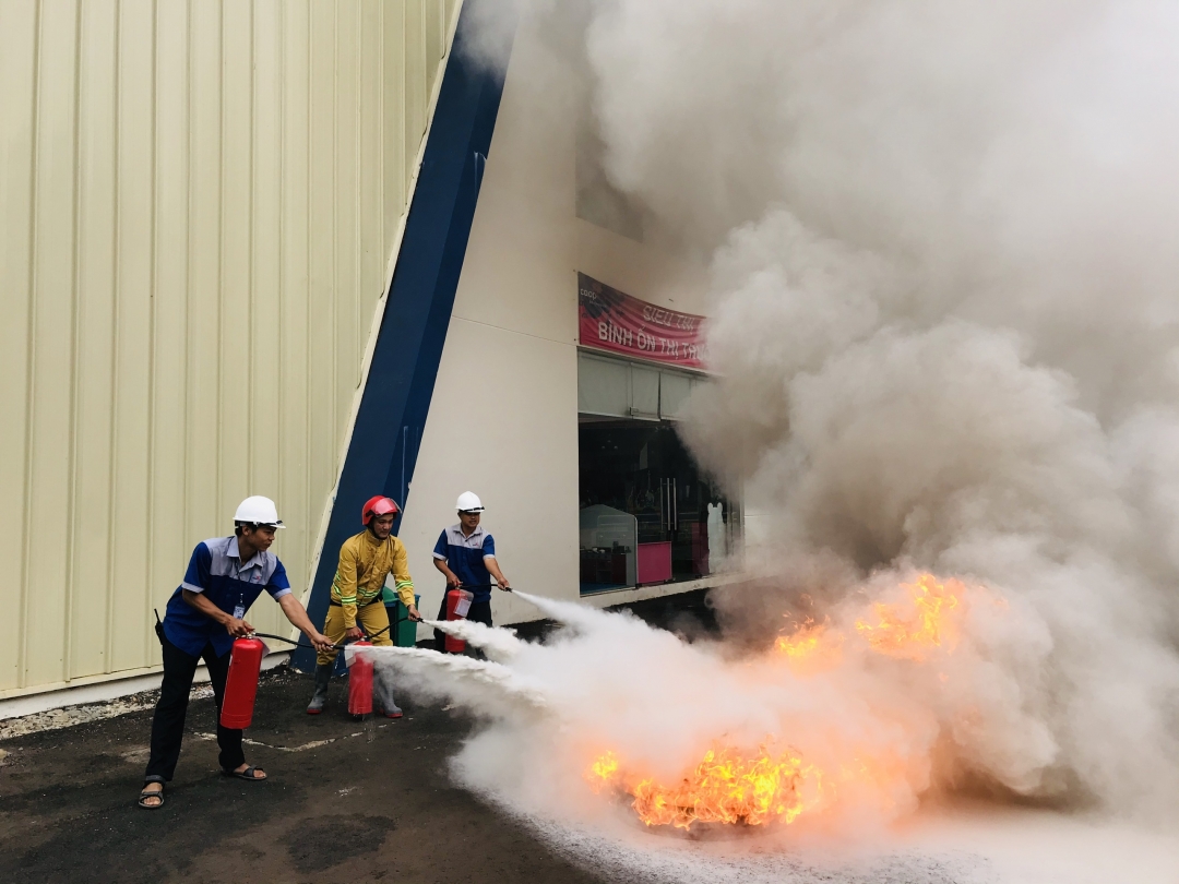 Diễn tập chữa cháy tại Siêu thị.