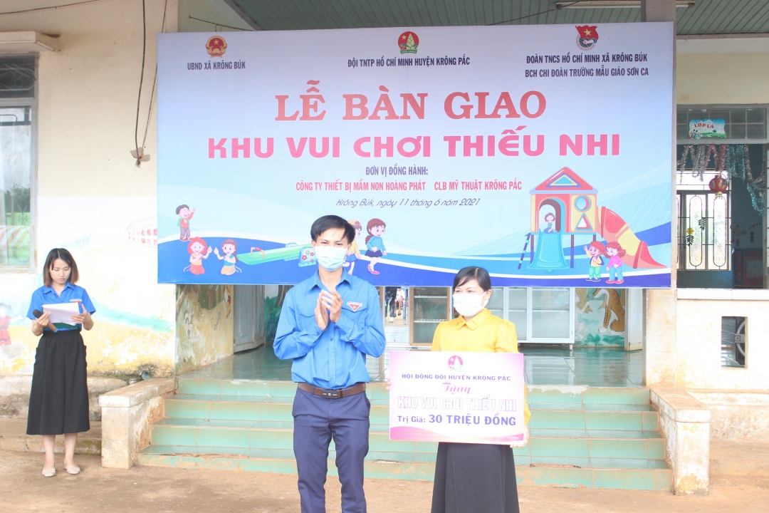 Bàn giao khu vui chơi cho thiếu nhi