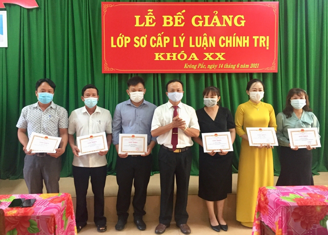 Các học viên nhận