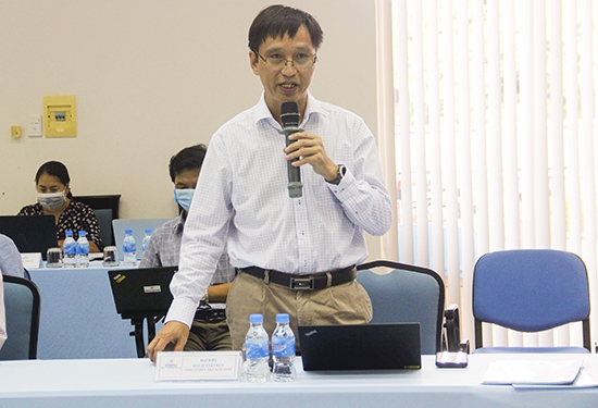 Ông Nguyễn Đức, Phó Giám đốc Công ty thủy điên buôn Kuốp phát biểu tại Hội nghị