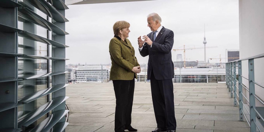 Thủ tướng Đức Angela Merkel và Tổng thống Mỹ Joe Biden (bên phải). Ảnh: Getty/VOV