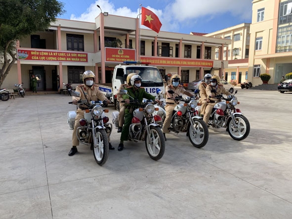 Lực lượng CSGT huyện Krông Năng ra quân thực hiện nhiệm vụ tuần tra, kiểm soát giao thông trên địa bàn.  