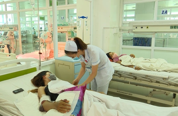 Bệnh nhân bị rắn độc cắn đang được điều trị tại Bệnh viện Đa khoa vùng Tây Nguyên.