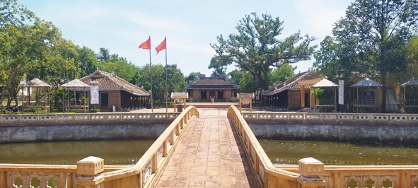 Toàn cảnh Văn Thánh - Khổng Miếu ở Tam Kỳ.    