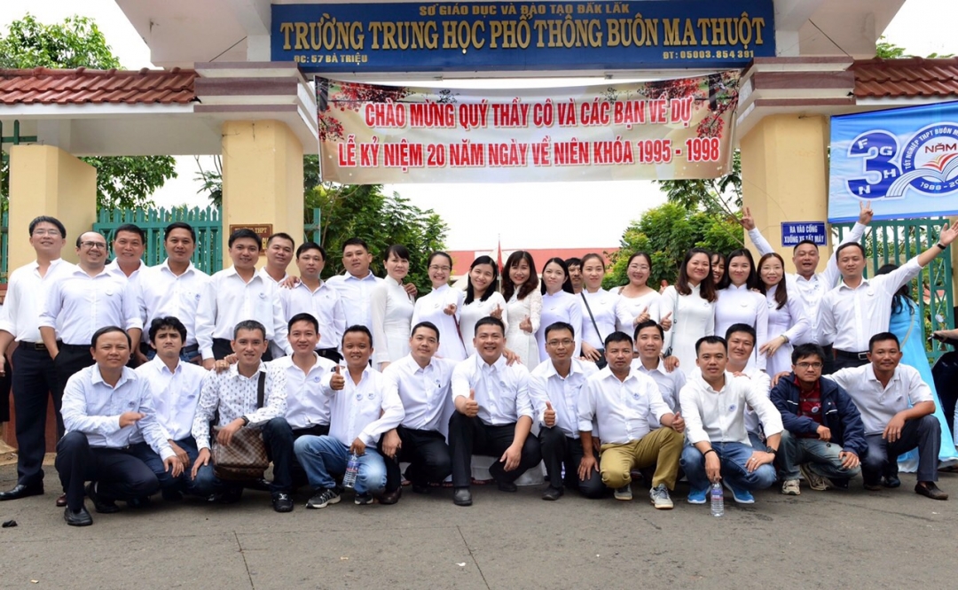 Cựu học sinh Trường THPT Buôn Ma Thuột niên khoa 