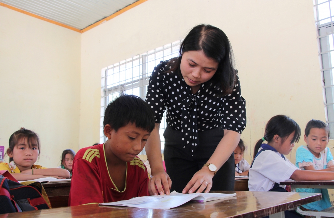 Giờ học môn Tiếng Việt tại điểm Trường Tiểu học Cư Pui 2 (xã Cư Pui, huyện Krông Bông).